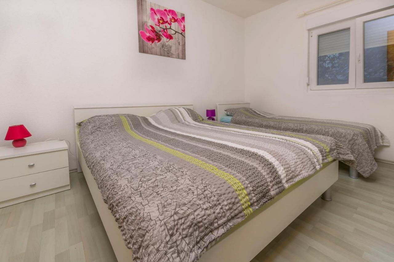 Apartments Olivera Рогозница Экстерьер фото