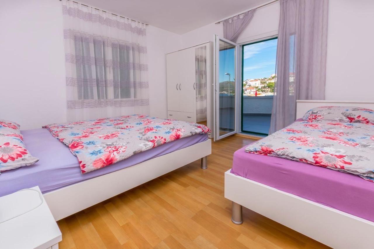 Apartments Olivera Рогозница Экстерьер фото