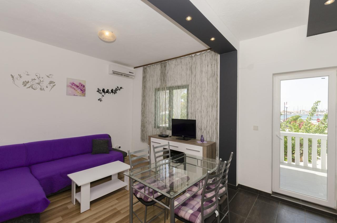 Apartments Olivera Рогозница Экстерьер фото