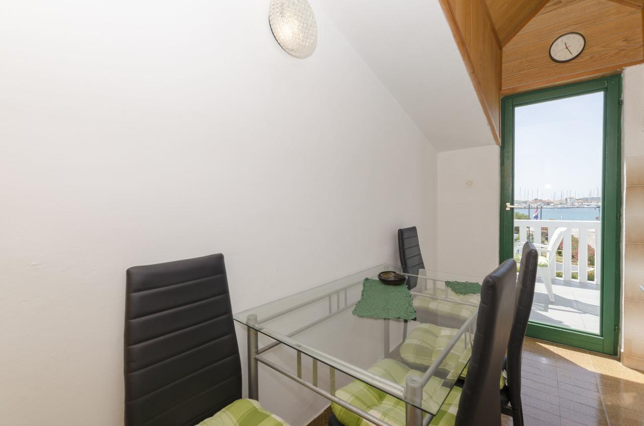 Apartments Olivera Рогозница Экстерьер фото