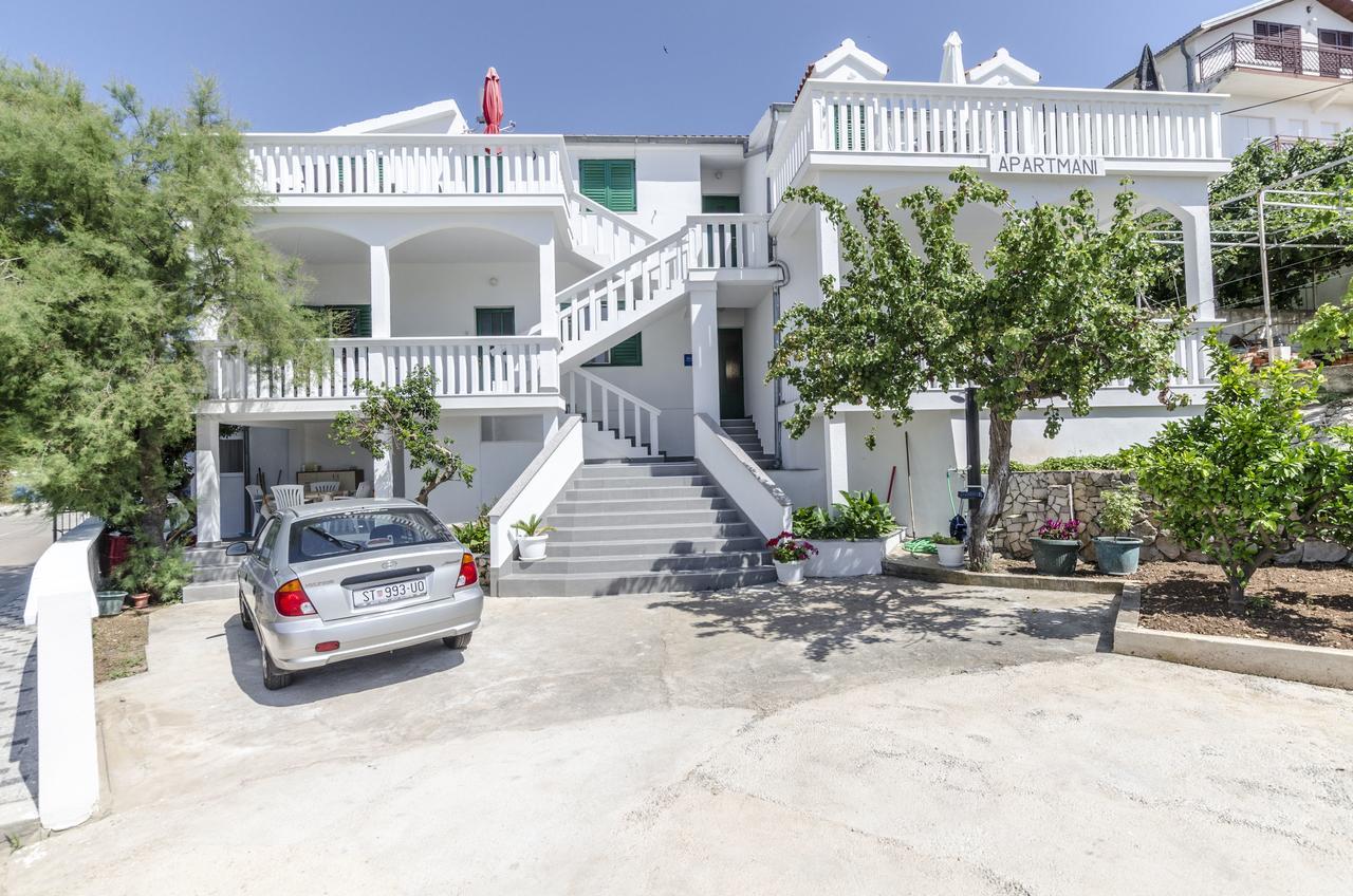 Apartments Olivera Рогозница Экстерьер фото