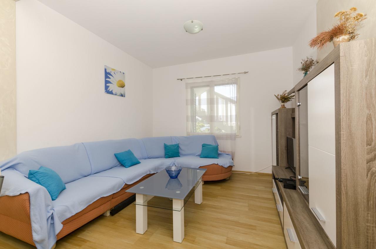 Apartments Olivera Рогозница Экстерьер фото