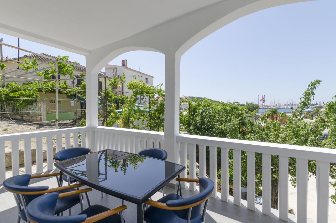 Apartments Olivera Рогозница Экстерьер фото